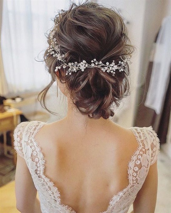 Wedding Hairstyles Back Side Braided  The trends show us collected with many bulges, some slightly disheveled, it also makes use of turned locks. Very elegant and sober hairstyles can be achieved, perfect to accompany a ceremony dress.