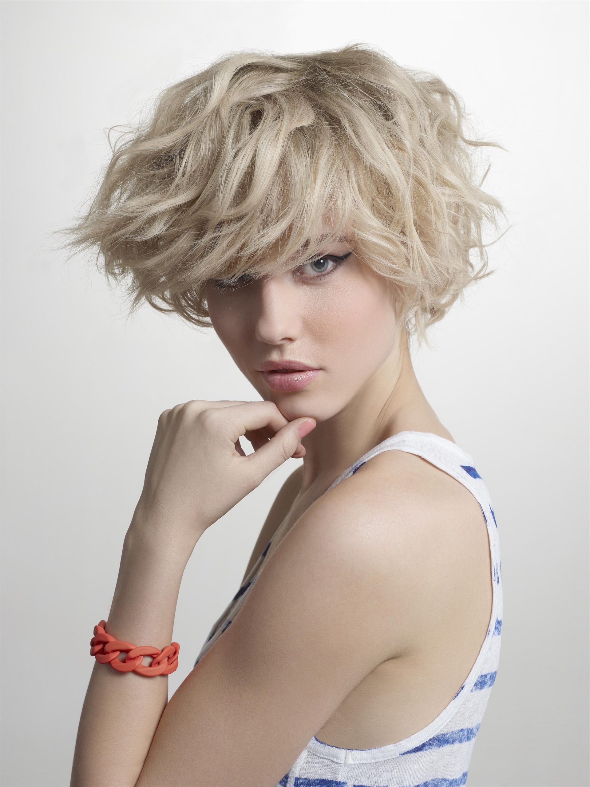 Best Short Hairstyles Messy Hair  Give your hair the perfect look by using stylers. This slightly wavy and slightly messy model is almost dazzling.