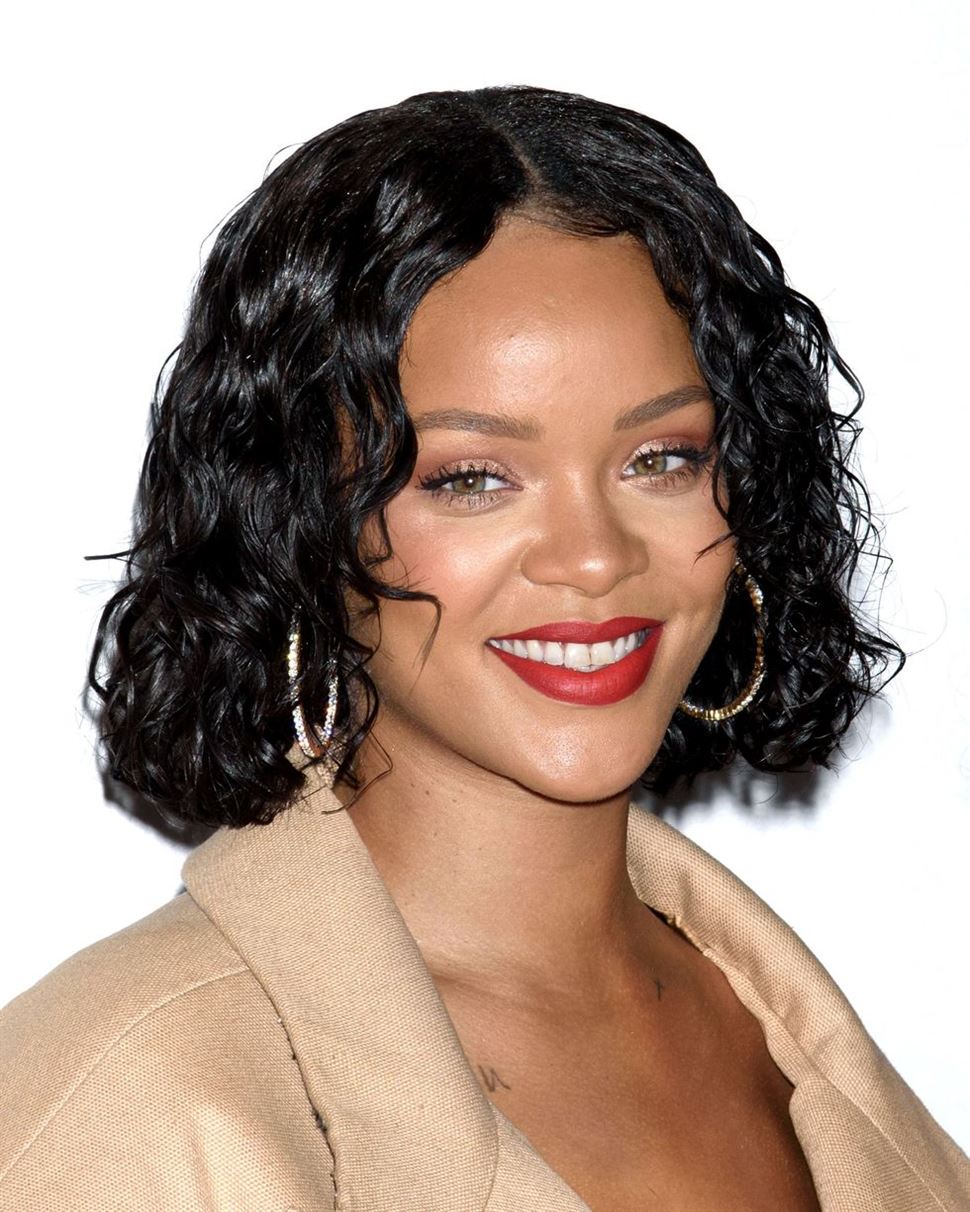 Rihanna Bob Frisuren Lockige Stylen